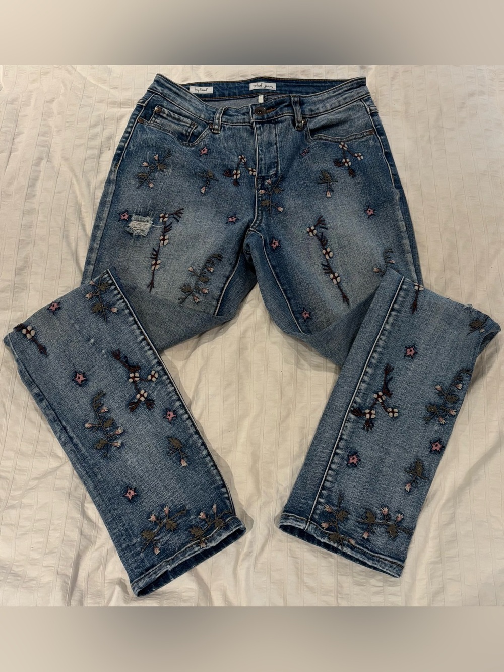 Tribal Jeans Boyfriend Floral Embroidered Distressed Denim Jeans Size 4